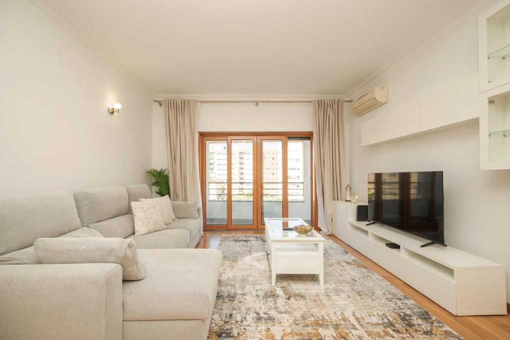Odivelas Apartment | Odivelas Premium By Hosty