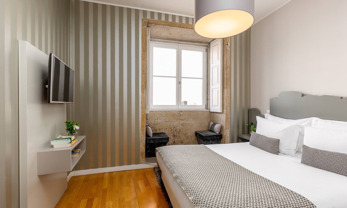 Centro / Baixa Apartment | One Bedroom Ap for 3 in Clérigos Tower