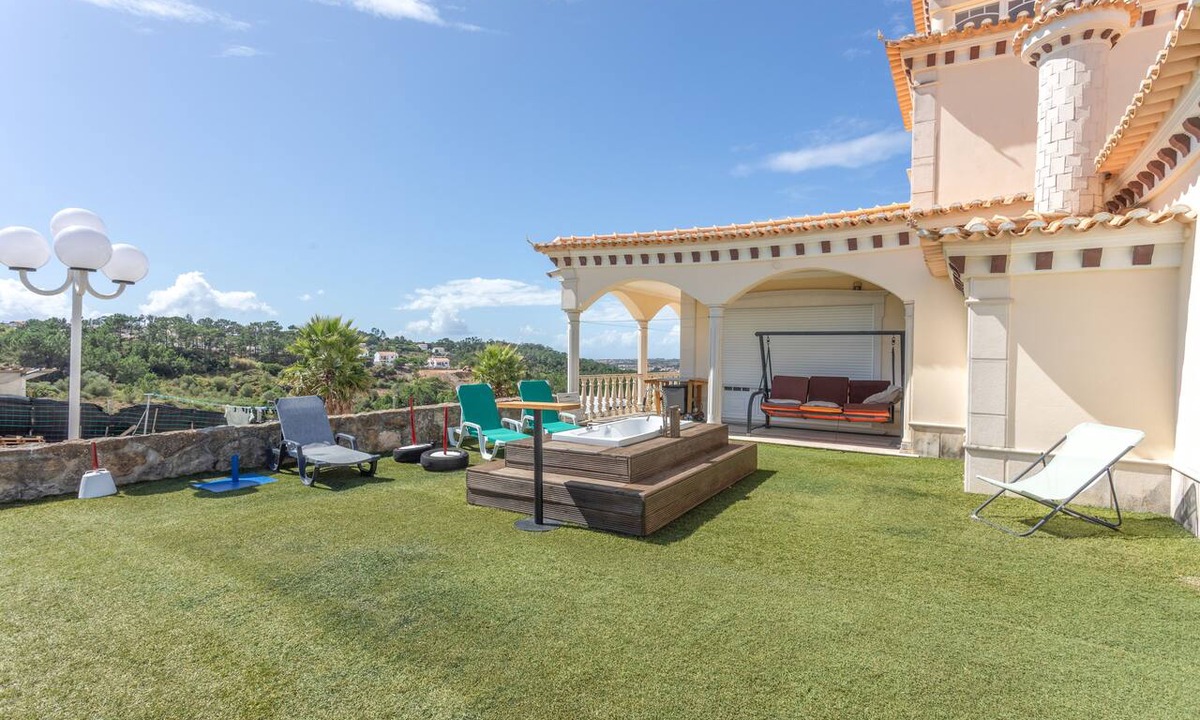 Mafra Villa | Open-space Hostel for Groups – Near Ericeira and Mafra