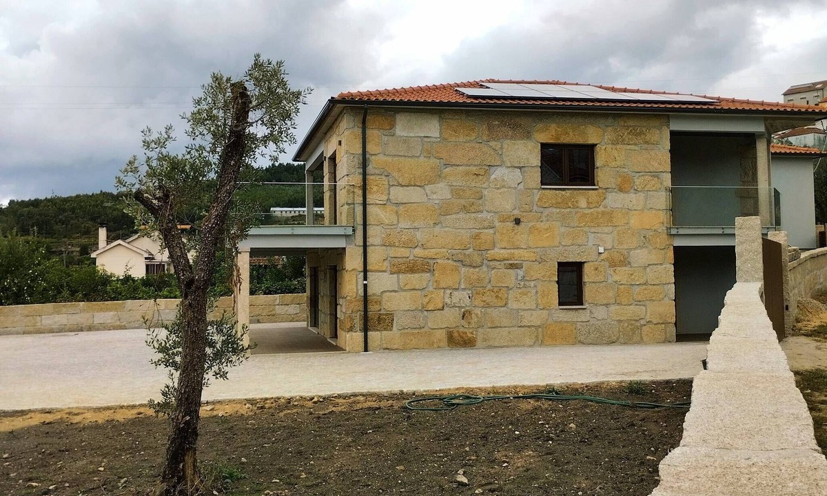 Vouzela Villa | Orchard House - 5 bedroom and Pateo