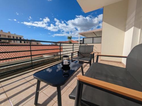 Canico Apartment | Pátio do Garajau Apartamento T2 com estacionamento e varanda perto do Cristo Rei
