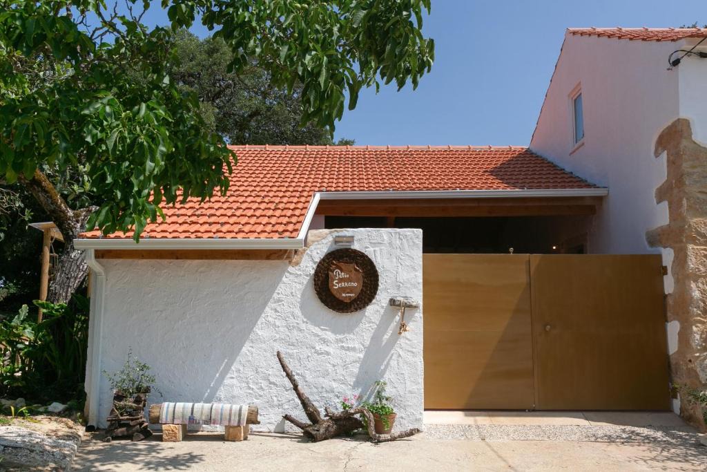 Alcobaca House | Pátio Serrano