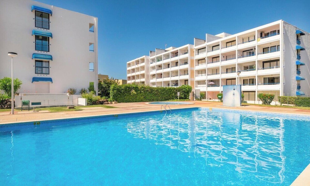 Vilamoura Apartment | Pé do Lago 1 Bedroom Apartment with Pool