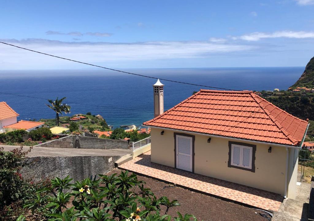 Faial House | Panoramic Ocean View House