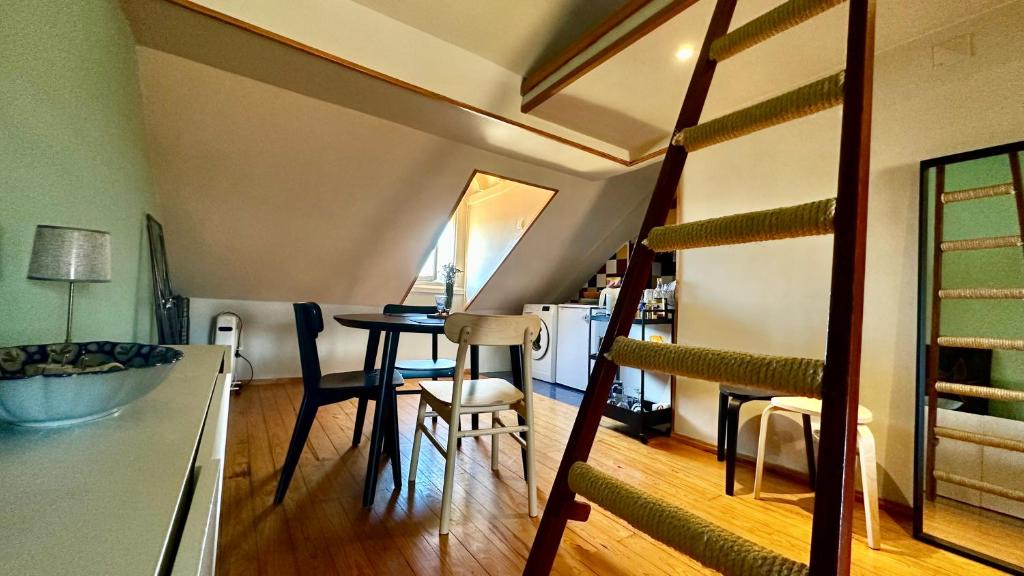 Merces Apartment | Parliament Ficus Studio