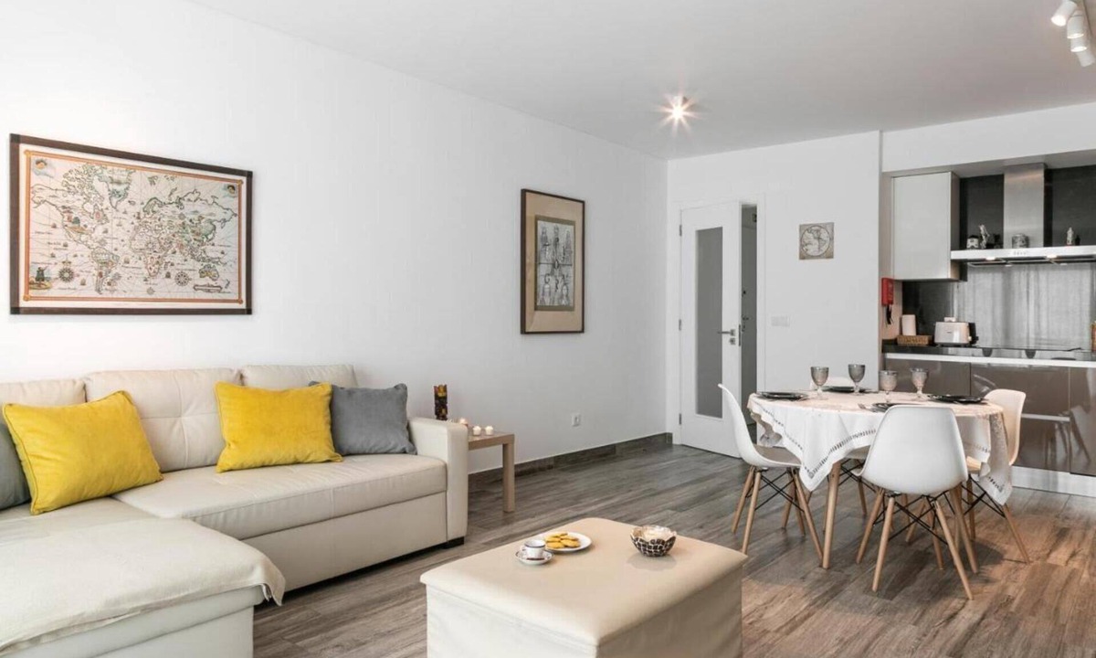 Peniche Apartment | Peaceful 1 Bedroom Apartment With Balcony, Leiria apartment 1007