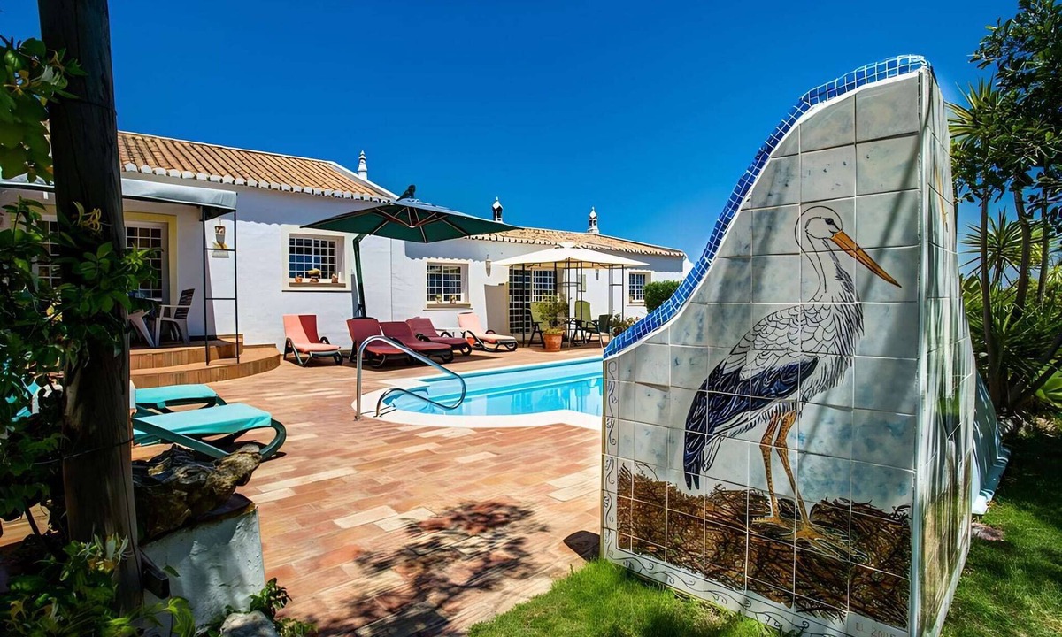 Alcalar Apartment | Peaceful Algarve Couple Escape with Pool