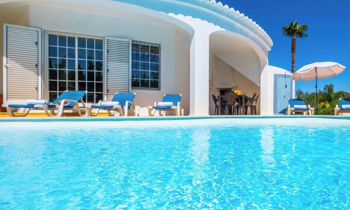 Armacao de Pera Villa | Peaceful villa with pool and barbecue