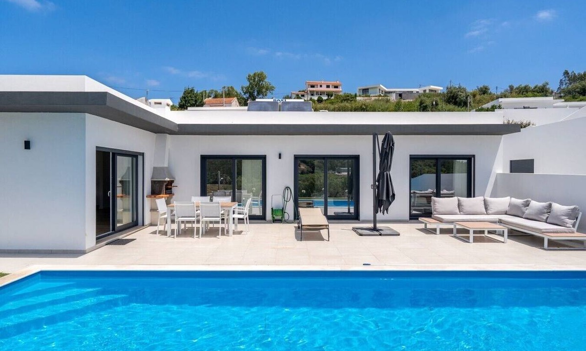 Caldas da Rainha House | Poolside Retreat in Mosteiros by Lisbeyond