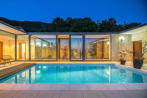 Carreco Villa | Portugal Active Sunset Beach Lodge I Heated Pool