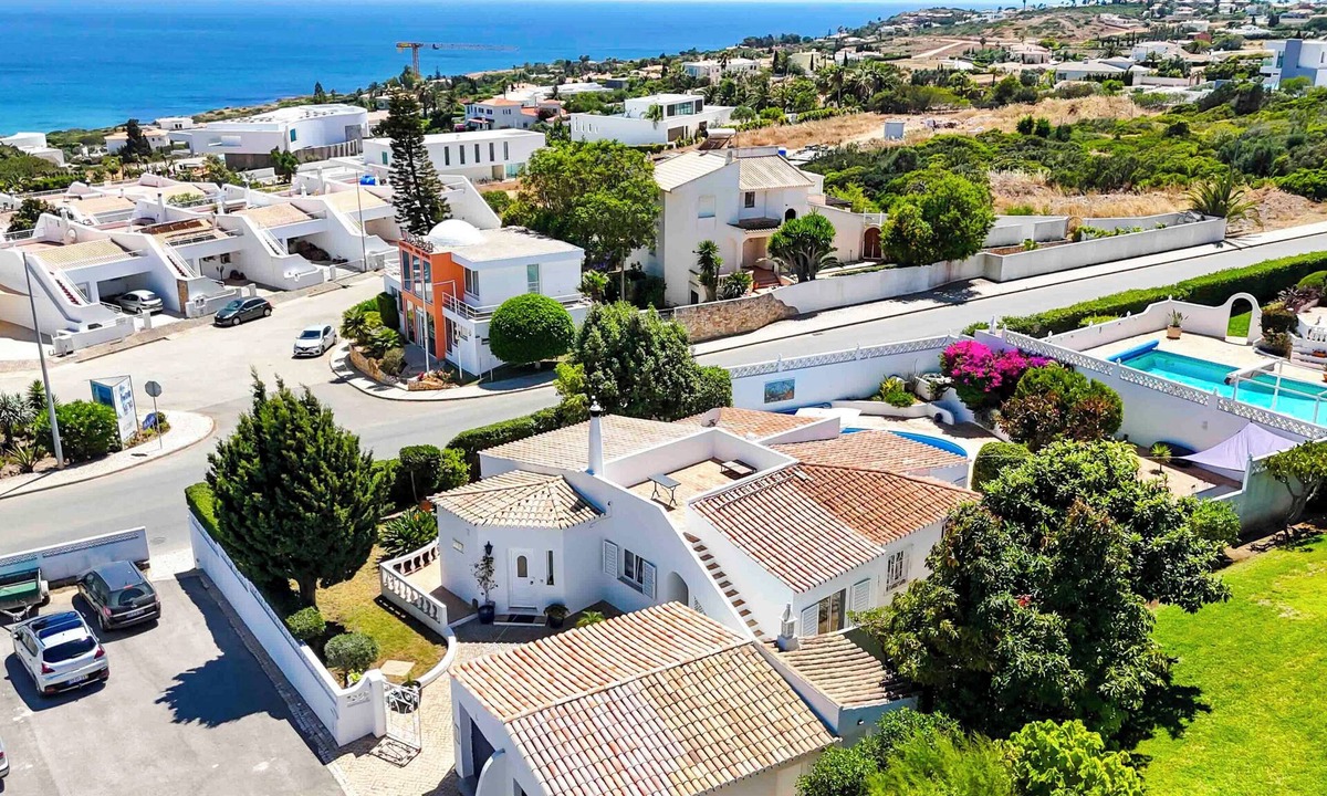 Luz Villa | Praia da Luz villa, 3br 2ba, two blocks from the stunning Atlantic coast