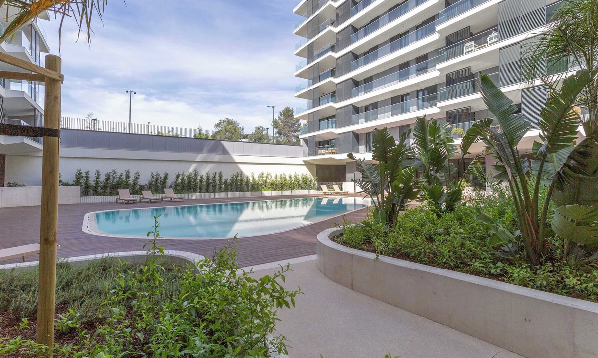 Falca Apartment | Premium Lisbon Residence | Pool, Gym & Parking