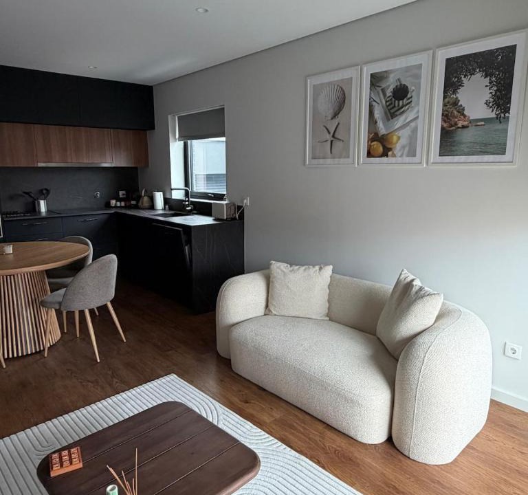 Espinho Apartment | Premium T1 - Golden Sunset