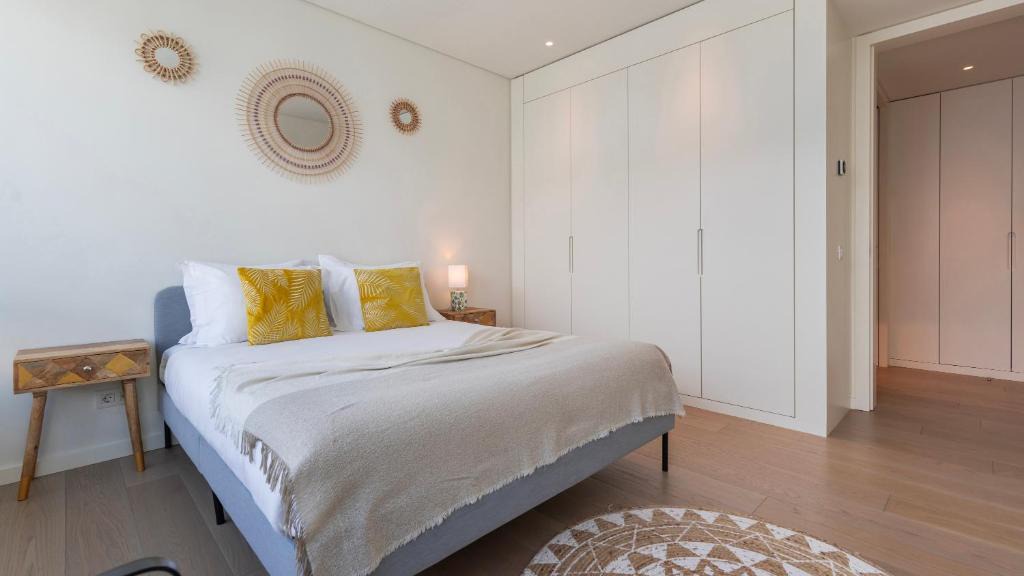 Marvila Apartment | Prime Riverside 1BDR Apartment by LovelyStay