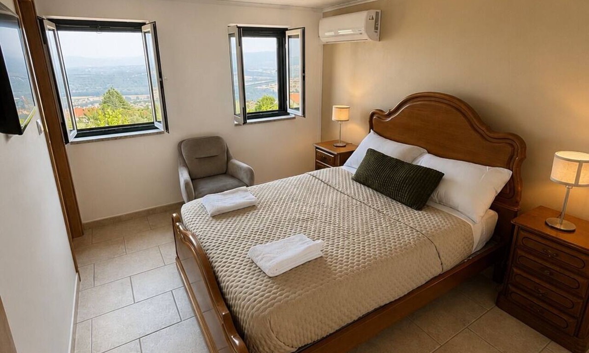 Canhoso House | Private 1-Bedroom Home in a Shared Villa