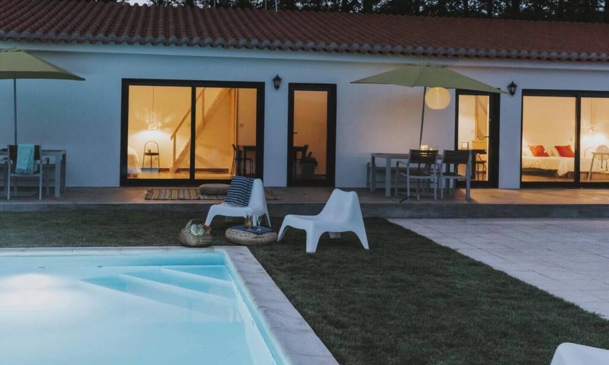 Peso Apartment | Private 30 m² suite with garden access, private bathroom and equipped kitchenette. Shared seasonal pool, barbecue, fire pit and telescope. Free parking. Breakfast on request. Pets: €7/night.