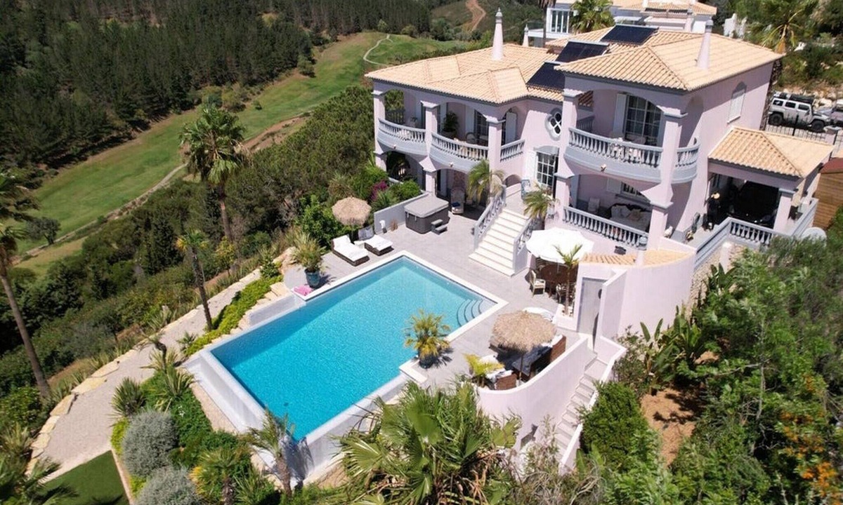 Budens Villa | Private Bedroom in a Luxurious Villa, Budens
