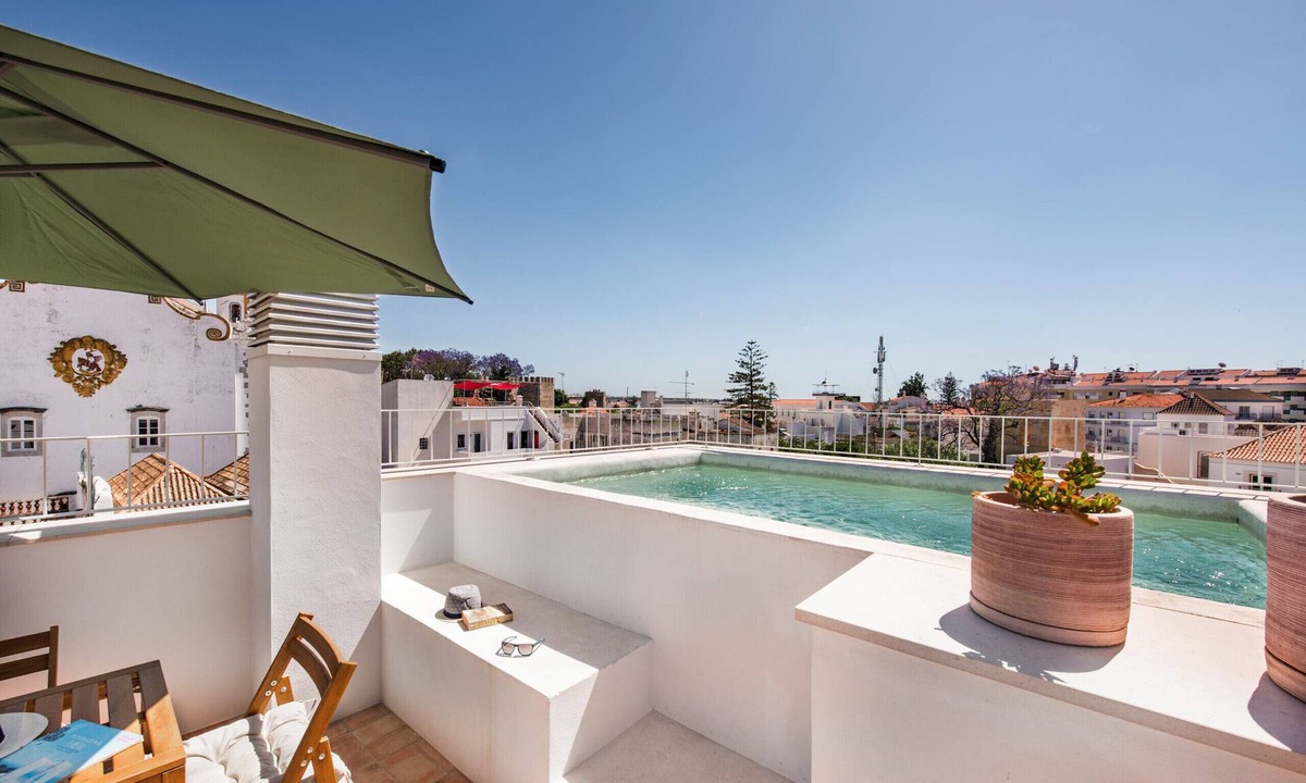 Tavira Ski Chalet | Private Rooftop w/Pool in Tavira