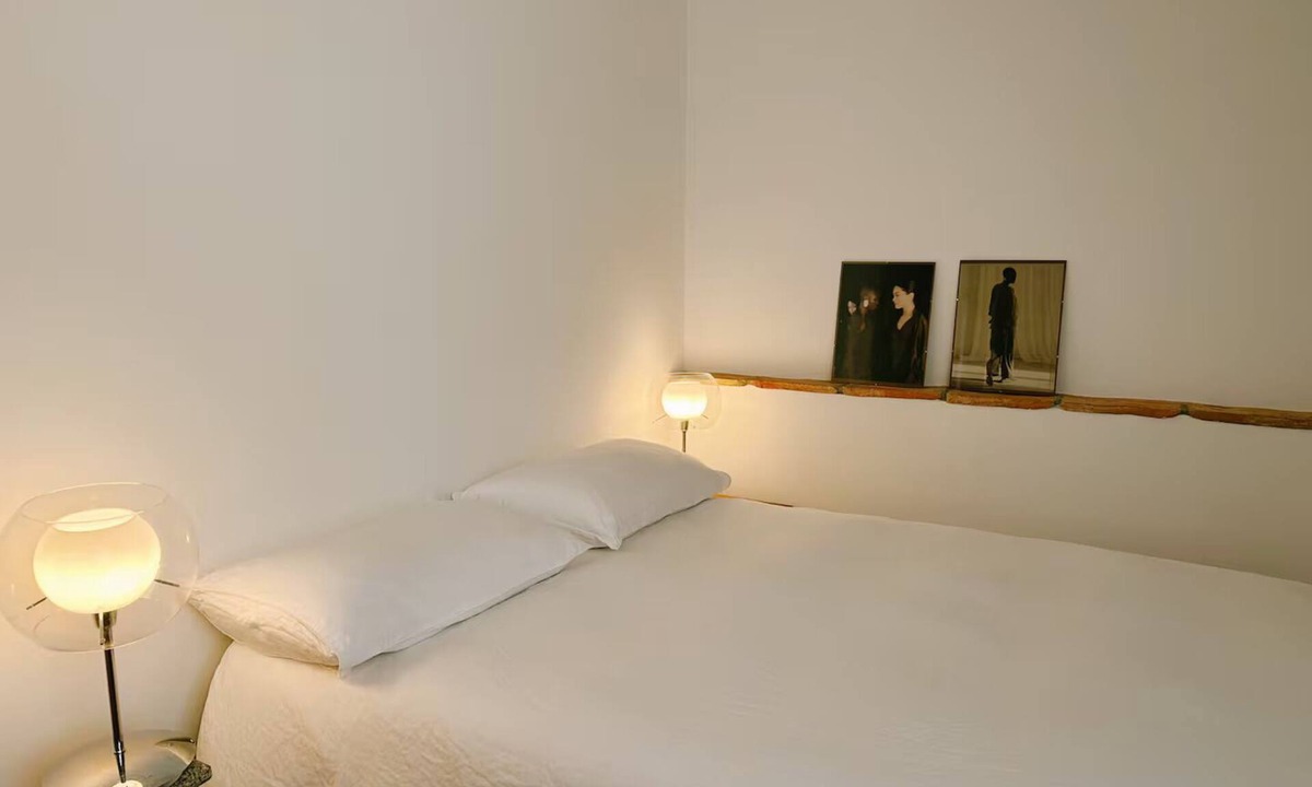Almocageme House | Private room 2 in a shared house