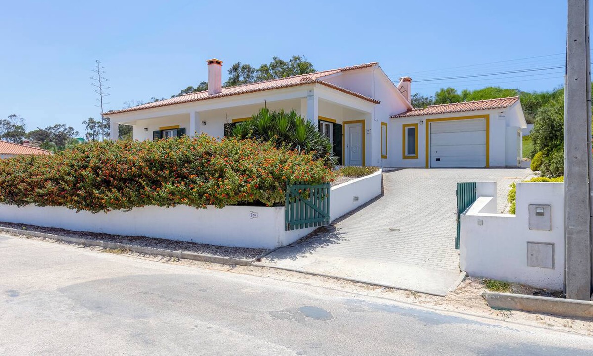 Aljezur Villa | Private villa with saltwater pool and stunning views down to Monte Clerigo beach