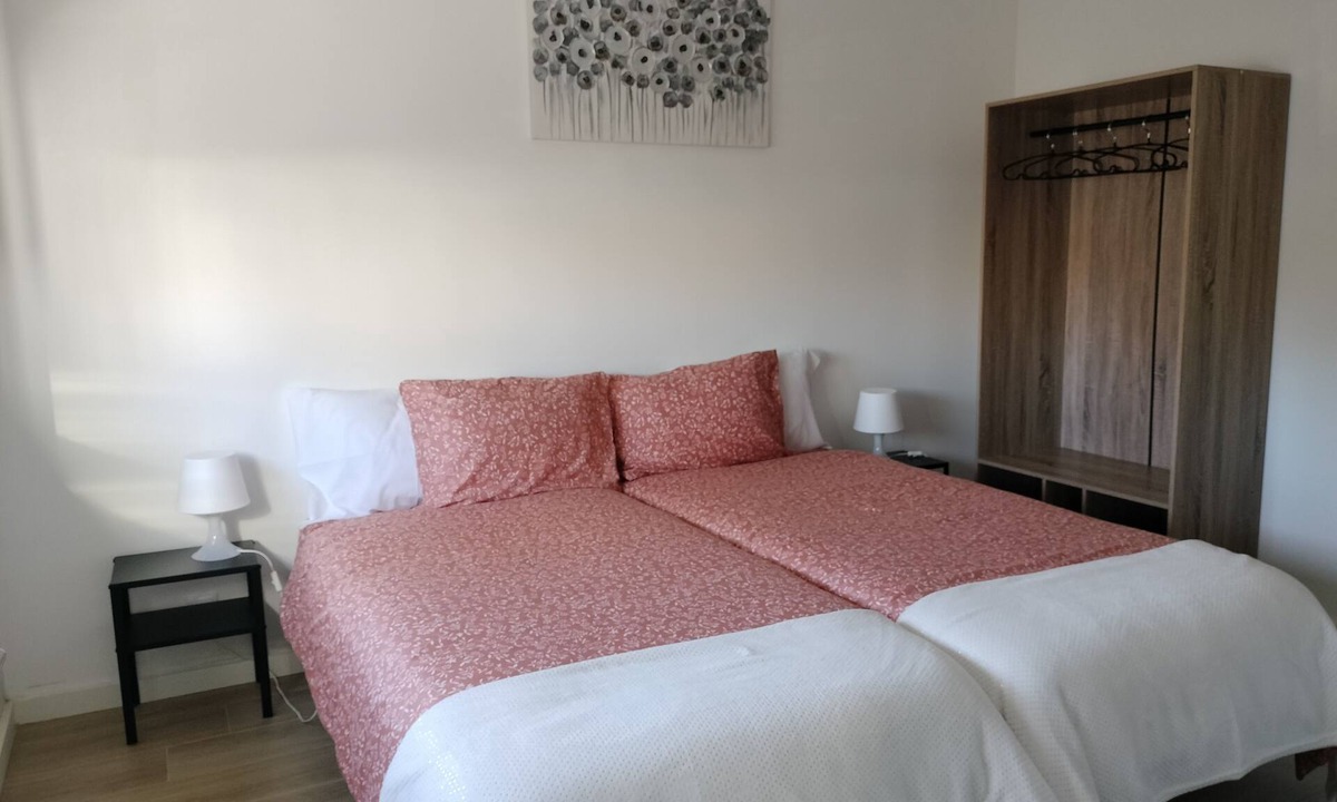 Senhora da Hora Apartment | Quarto com Kitchenet junto ao Metro