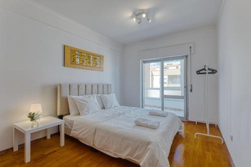 Santa Iria de Azoia House | Quarto duplo com vista rio num apartamento partilhado