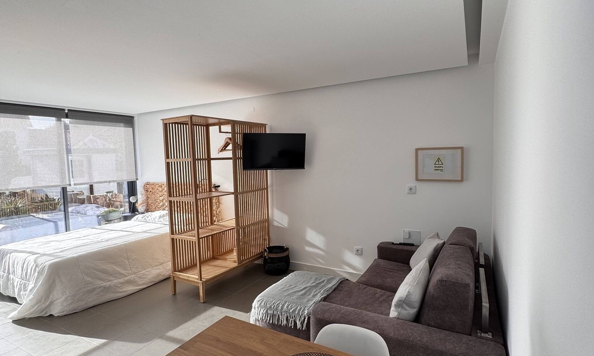 Cascais Bed & Breakfast | Quarto em Ambiente Familiar Entre a Serra e o mar