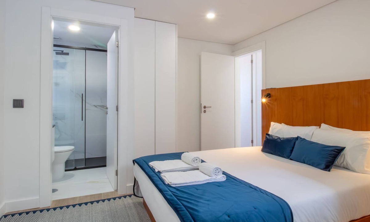 Lapa House | Quiet Duplex w/Patio in Lapa by LovelyStay
