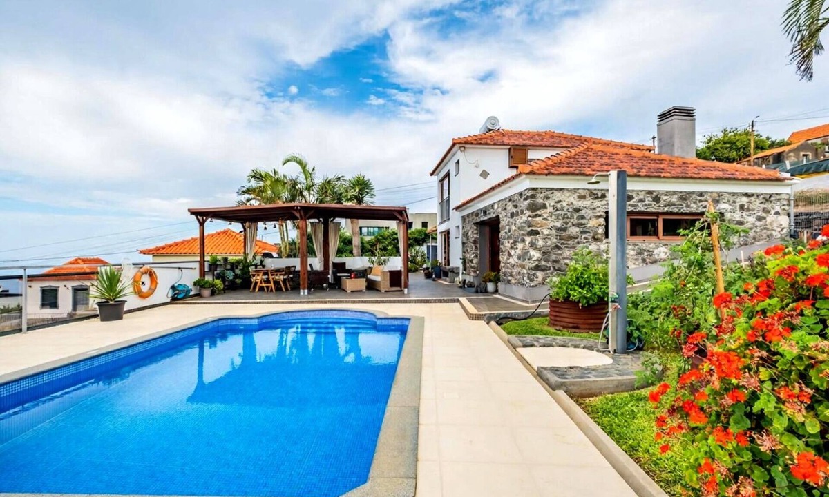 Calheta House | Quinta Aurora - Cottage Vacation Home - Heated Pool, Ocean View, Organic Garden