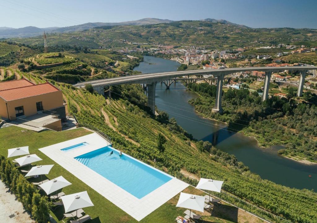 Lamego House | Quinta do Roso - Douro Wine Estate - by FERO
