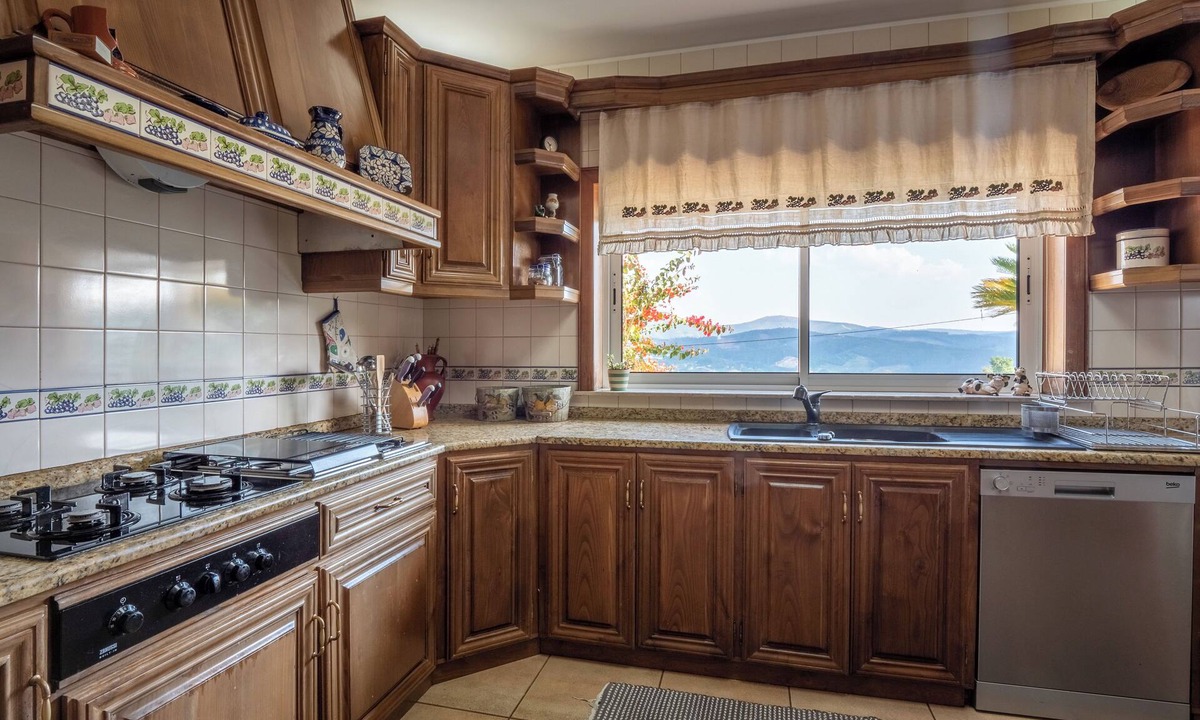 Sever do Vouga House | Quinta do Souto - Pool House With Tennis Court