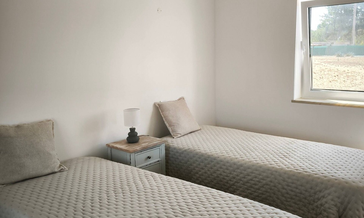 Odemira Apartment | Quinta – Room 3 with Mountain View, Wi-Fi and Air Conditioning