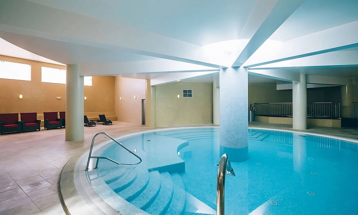 Areias de Sao Joao Hotel | Relaxing Getaway Awaits! Comfortable 1BR with Kitchen & Balcony, 2 Onsite Pools!