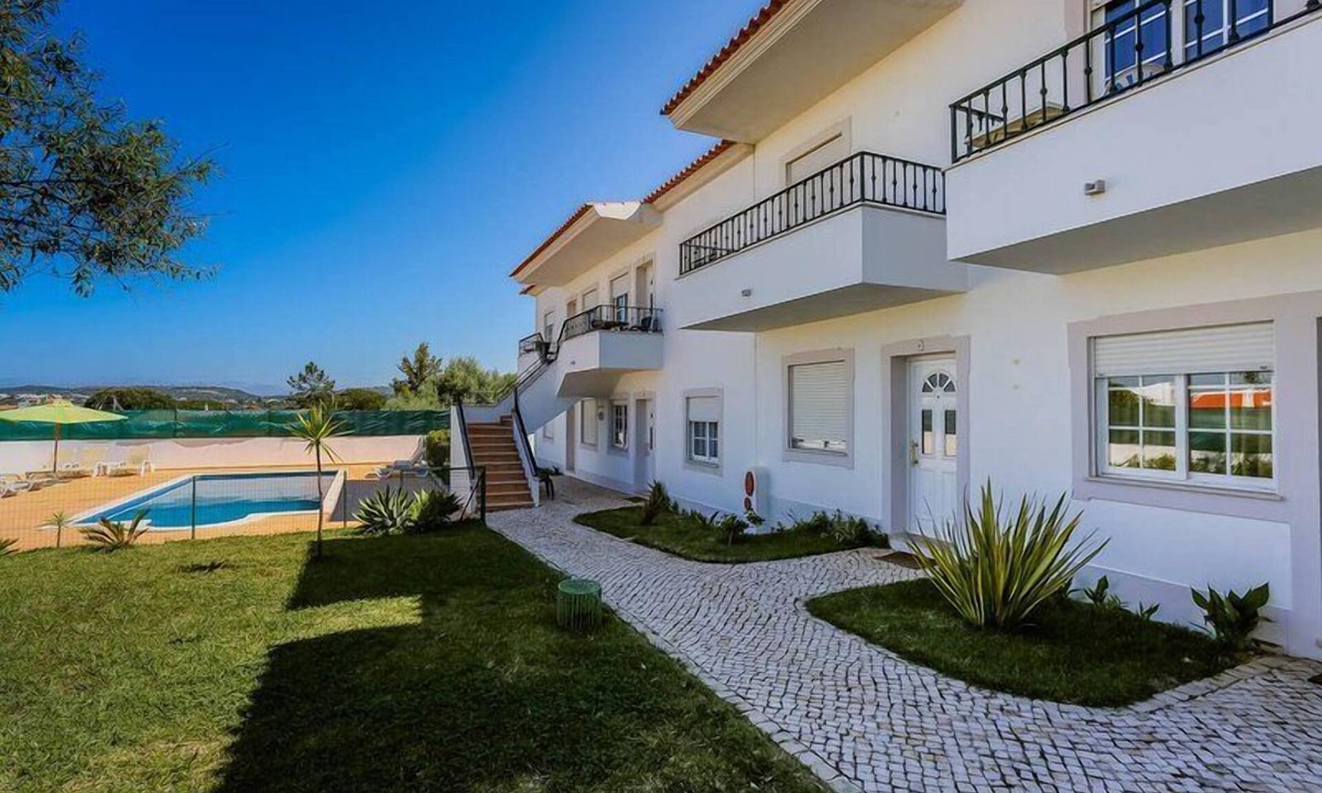 Pata de Baixo Apartment | Remarkable 1-Bed Apartment in Olhos de Agua