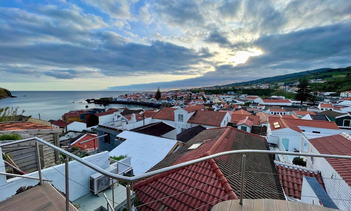 Horta House | Renovated fisherman house sleeping 4 with terrace, BBQ & magnificent views