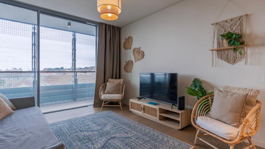 Marvila Apartment | River View 1BDR Apartment by LovelyStay