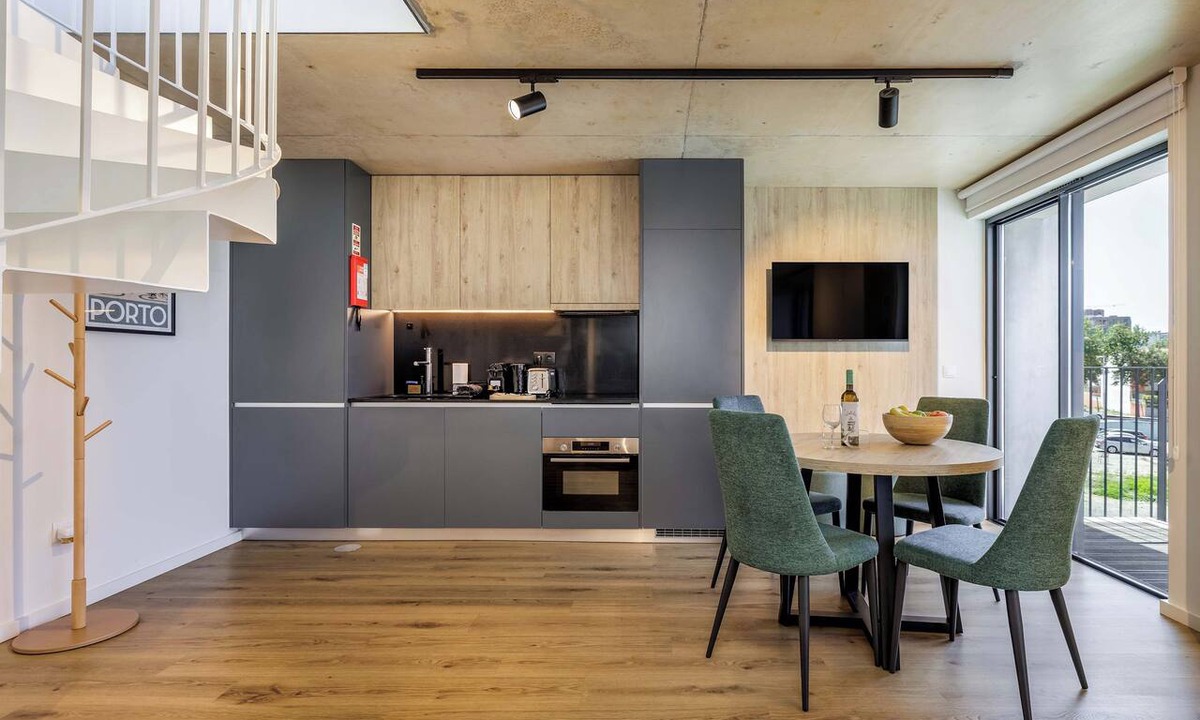 Sao Pedro da Afurada Apartment | Riverside View Apt, Near Porto & Beach