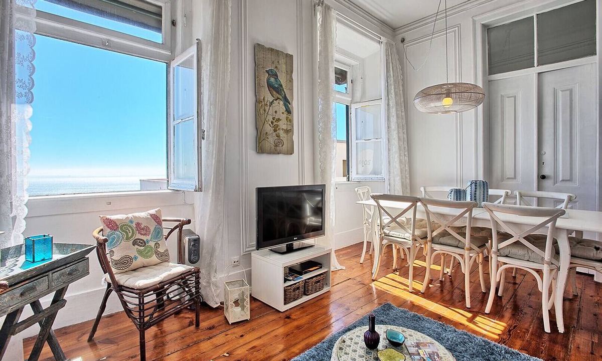 Santo Estevao Apartment | RM3 - River View | Alfama | AC | 4BR | 3 BATH Sleeps 9