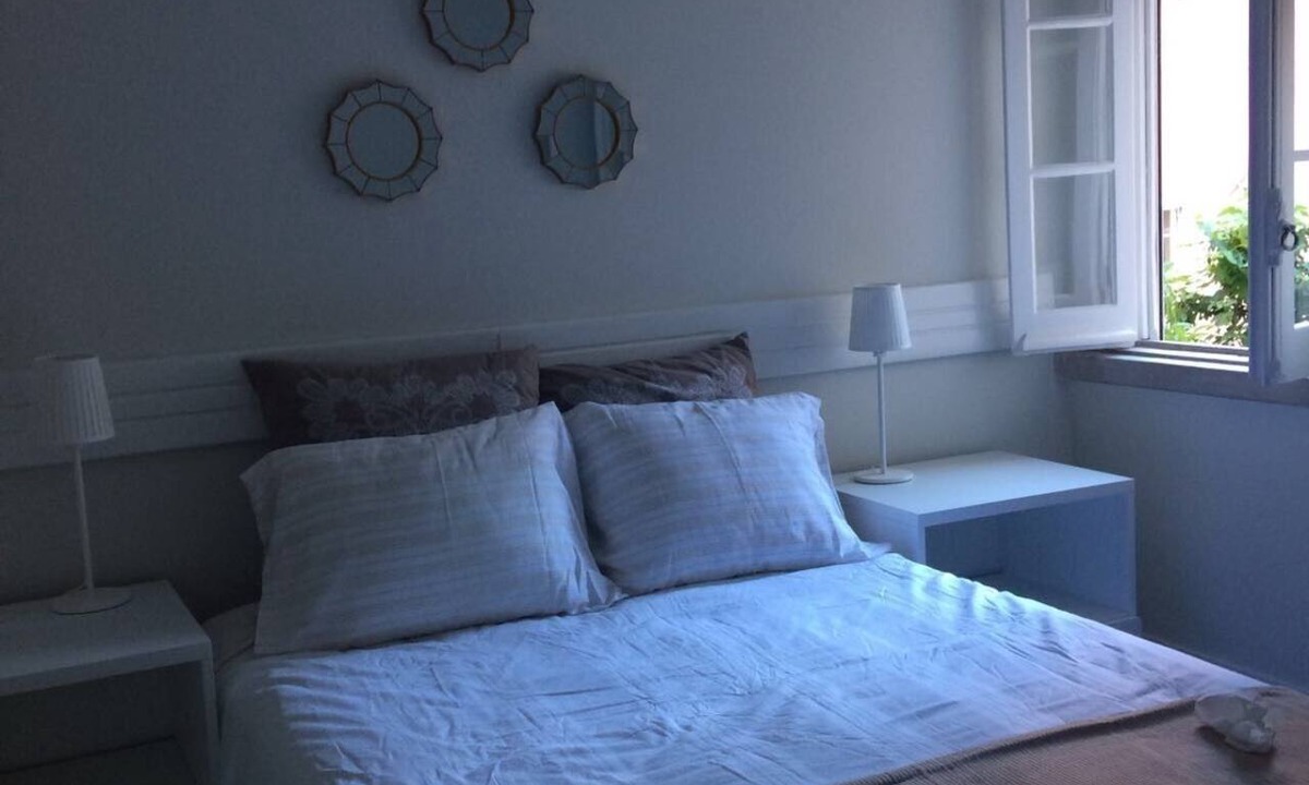 Avenida de Roma Apartment | Romantic and renewed 1 Bedroom Apartamento in Avenida de Roma