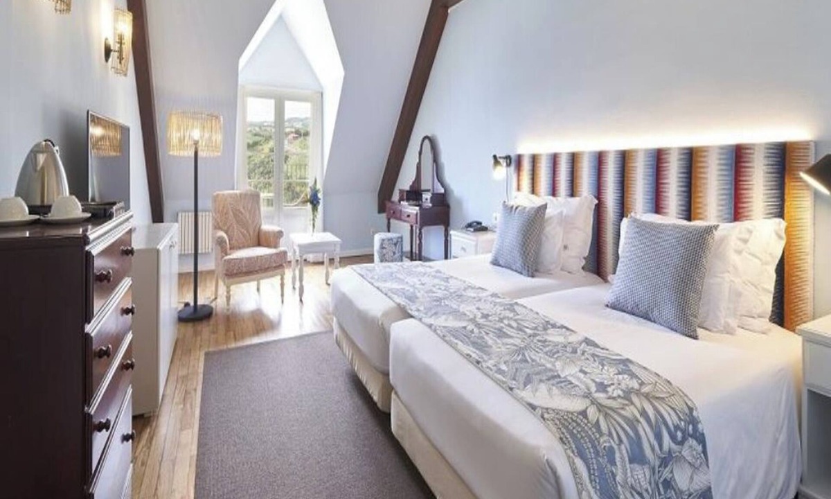 Santana Hotel | Romantic Ocean View Room Perfect for Couples! Free Breakfast | Outdoor Pool