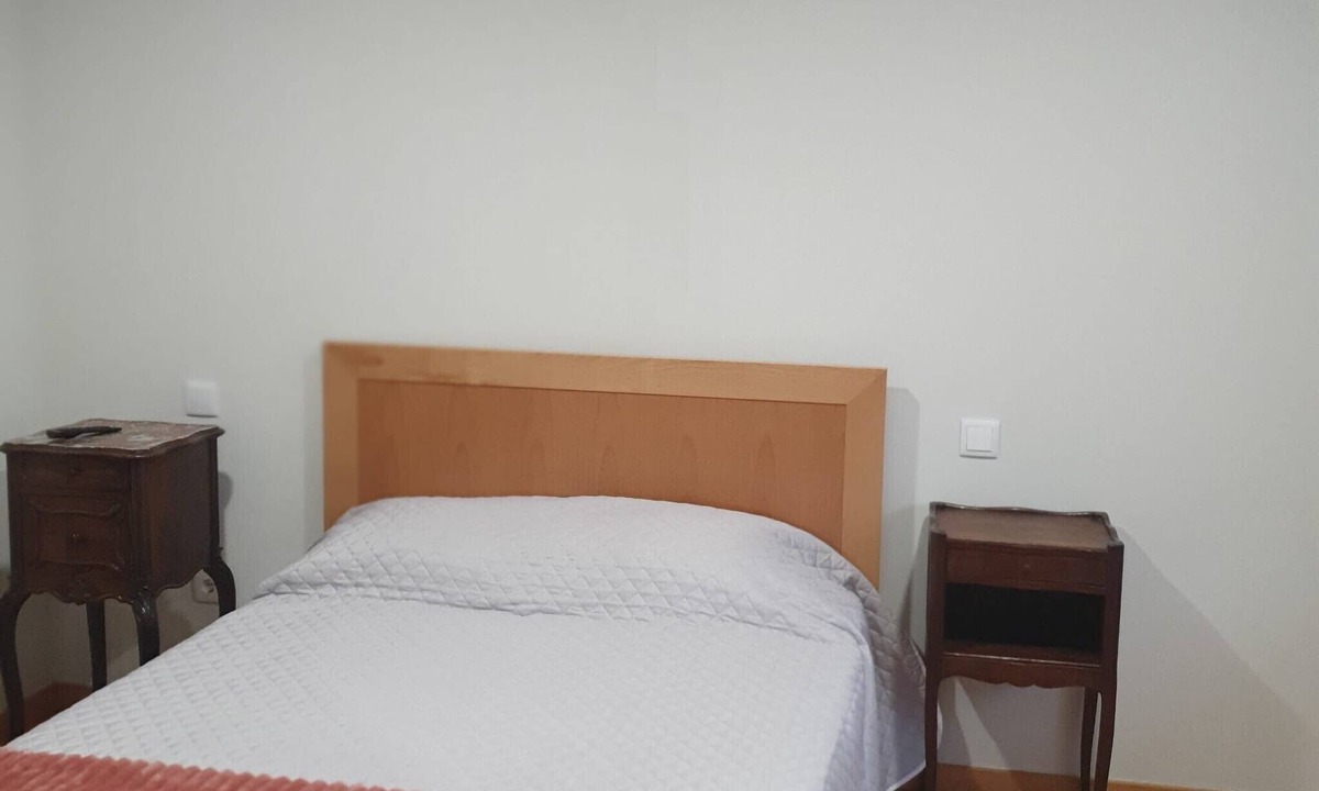 Rossas Apartment | Room 2 with private bathroom, Wi-Fi and air conditioning