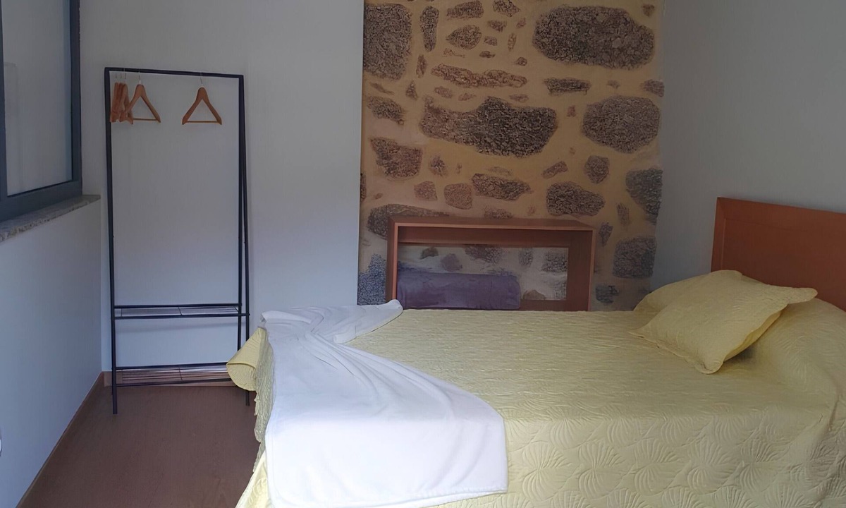 Rossas Apartment | Room 3 with private bathroom, Wi-Fi and air conditioning