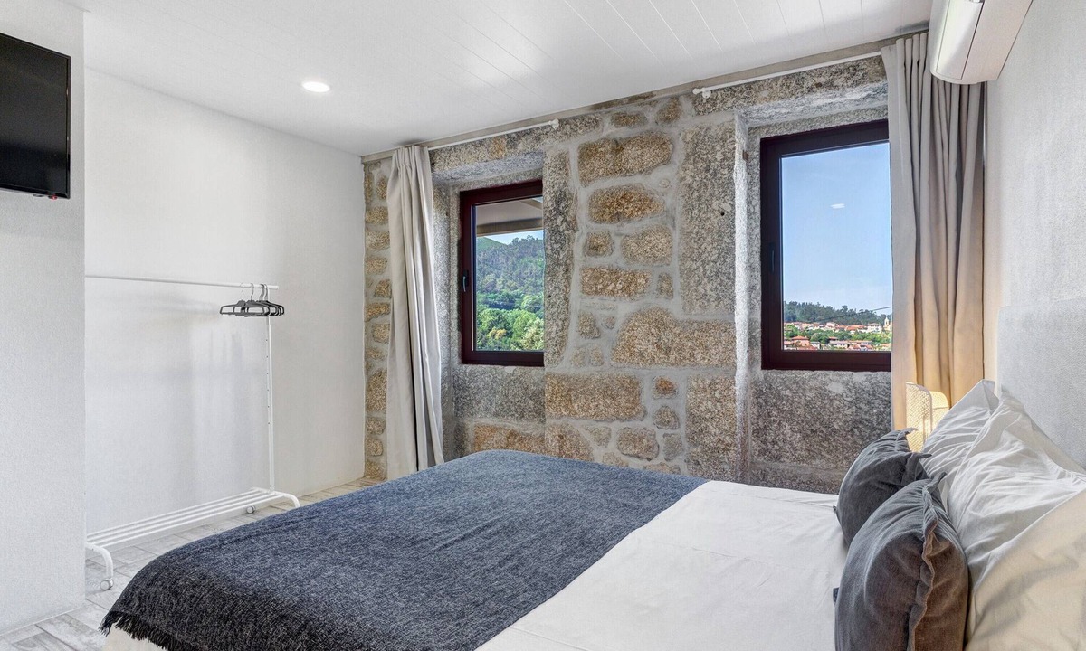 Ribeira Apartment | Room 'Room 14 - Quinta Do Avô' with Mountain View, Wi-Fi and Air Conditioning