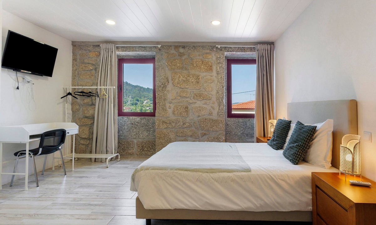 Ribeira Apartment | Room 'Room 15 - Quinta Do Avô' with Mountain View, Wi-Fi and Air Conditioning