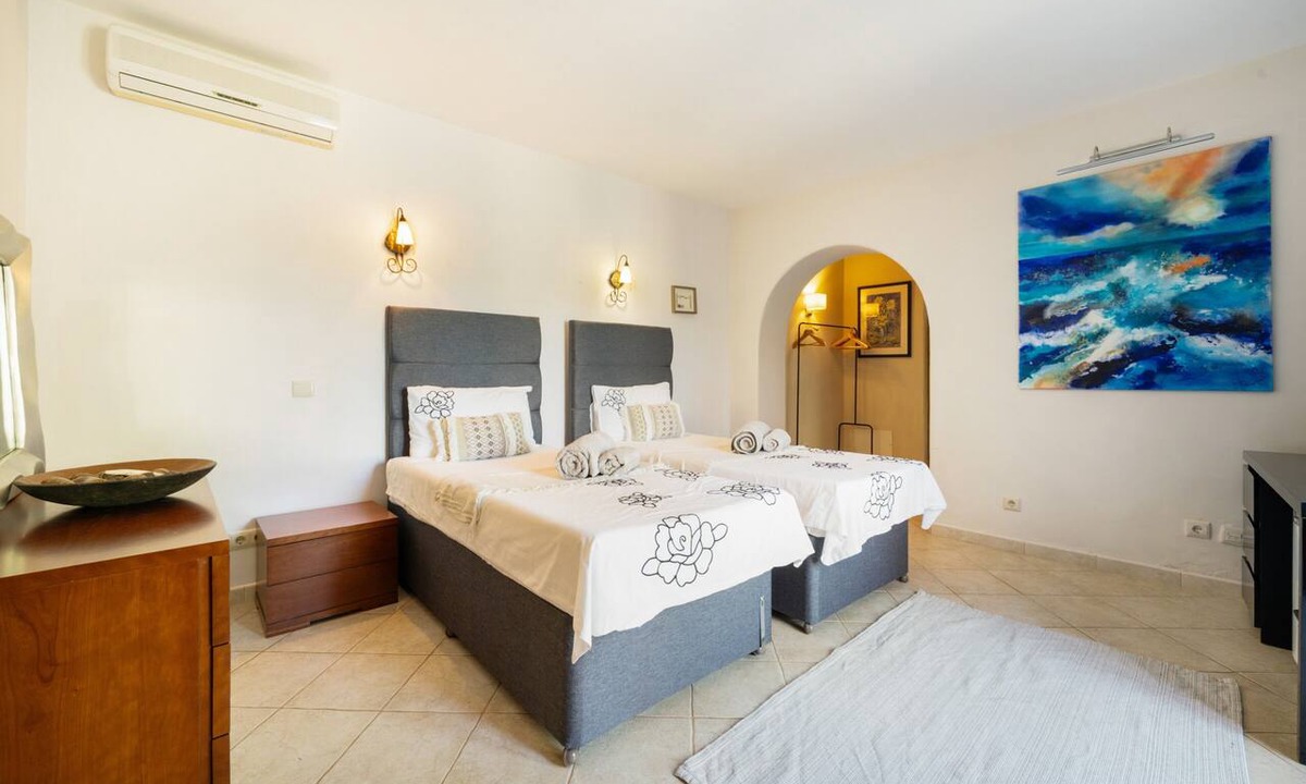 Cerro do Mocho Apartment | Room 'The Courtyard' with Shared Pool, Shared Garden and Wi-Fi