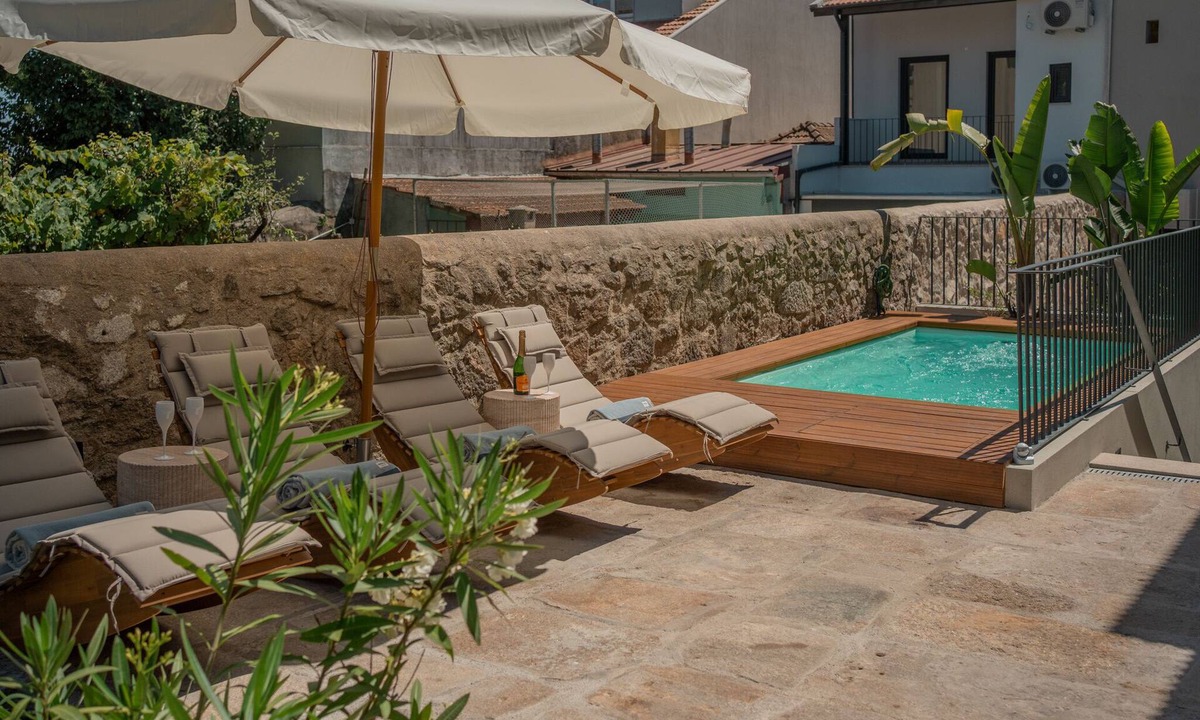 Bonfim Apartment | São Victor Residences - 1. Presidential Garden Suite with Private Pool