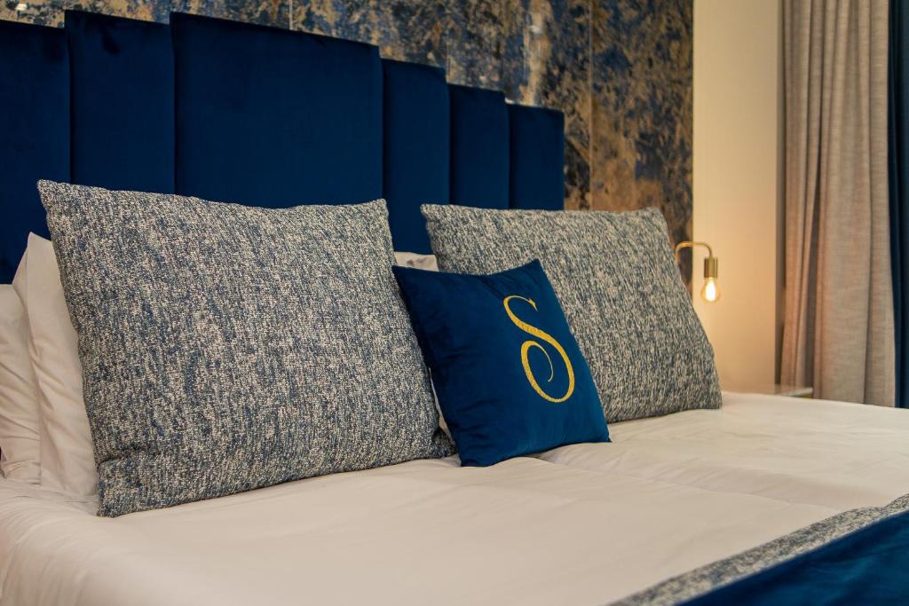 Old Town Apartment | Safira Suites 102