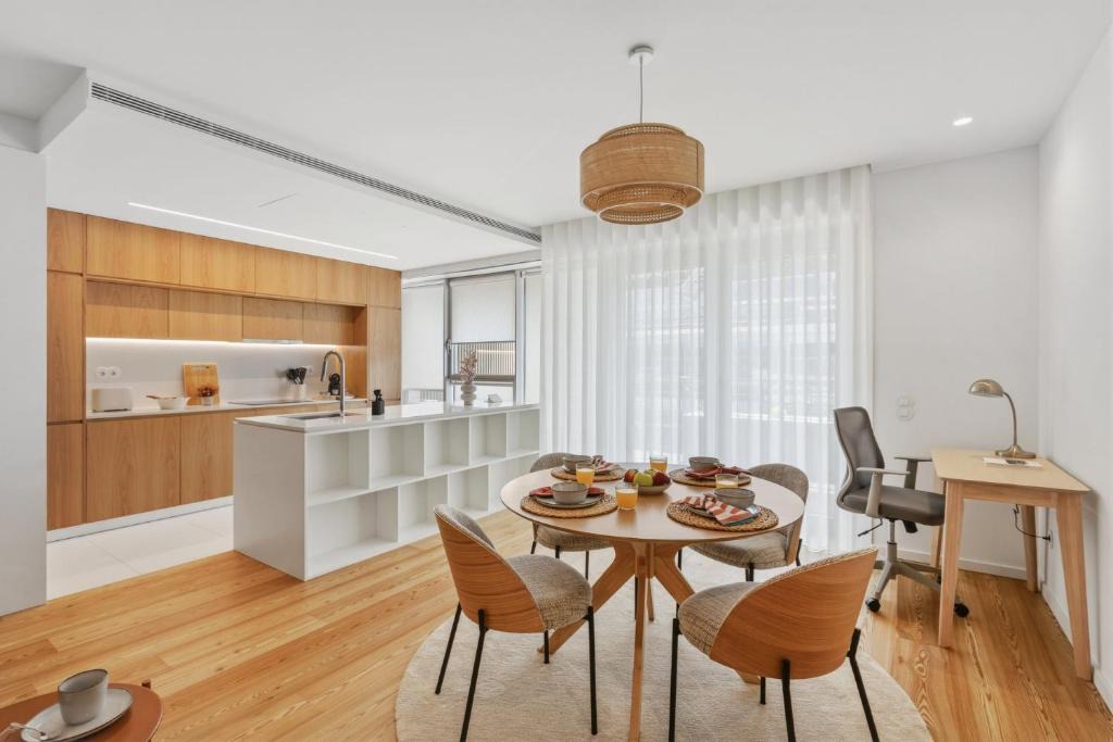 Canidelo Apartment | Sal D'Ouro | Terrace & Beach