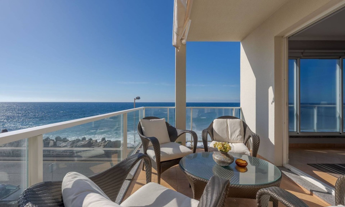 Paul do Mar Apartment | Schöne Wohnung am Strand by Interhome