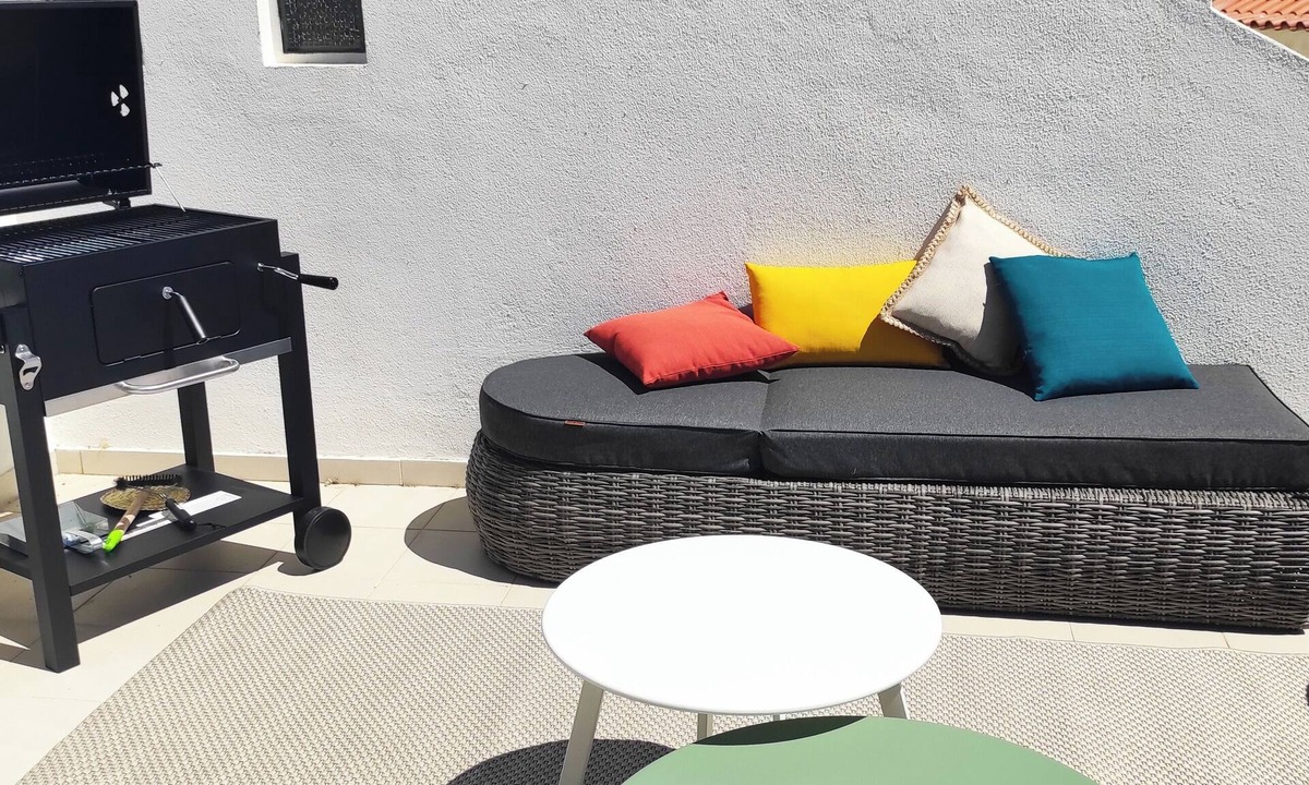 Santiago House | Sesimbra - Holiday home with sea view, 2 steps from the beach